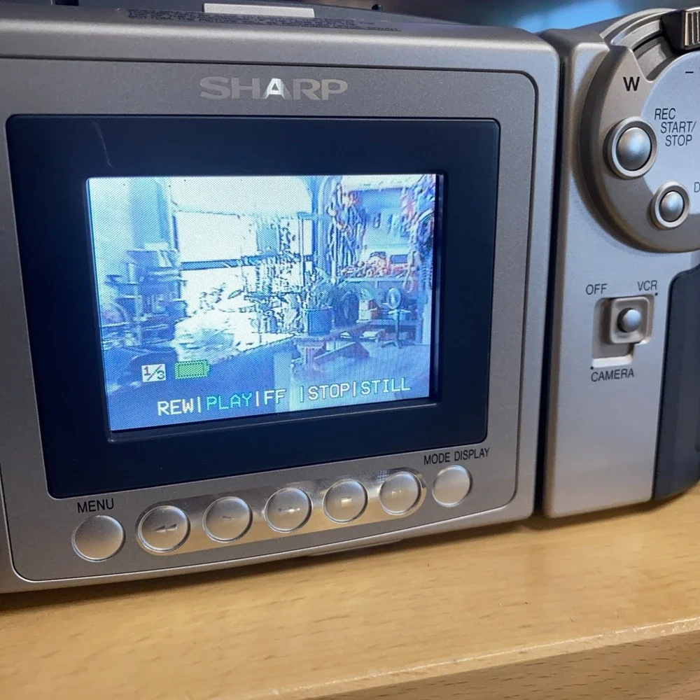 Sharp Viewcam VL-E66 8mm Camcorder, Case, Batteries,Charger & Cords Works Great